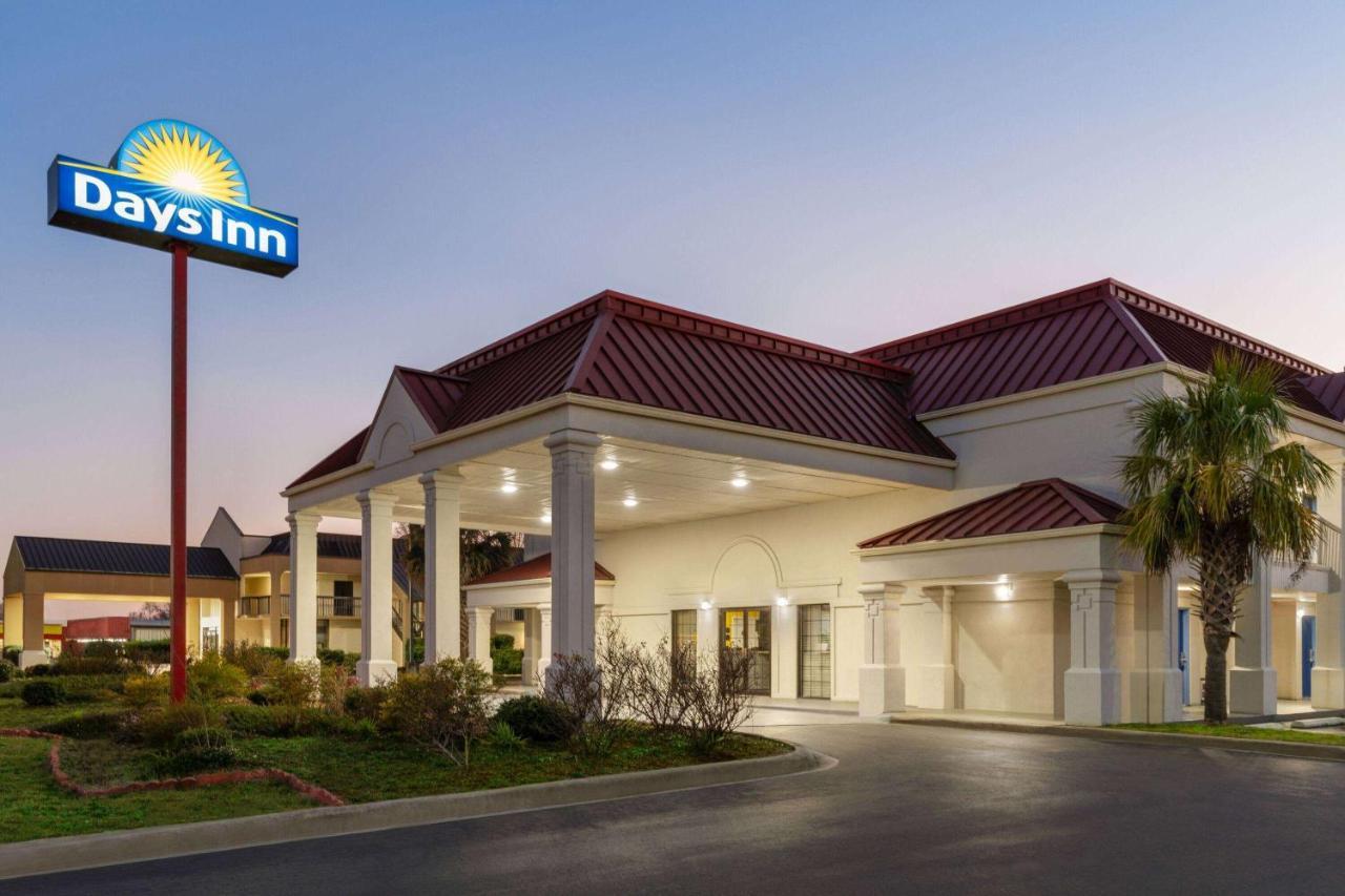 Days Inn By Wyndham Dillon Exterior photo