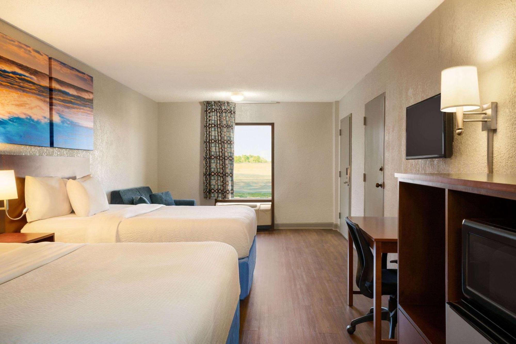 Days Inn By Wyndham Dillon Exterior photo